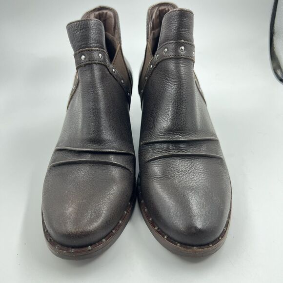 Earth DelRio  Sz 8.5 Leather Chelsea Pull On Ankle Boots Brown Studded Booties - Picture 3 of 9